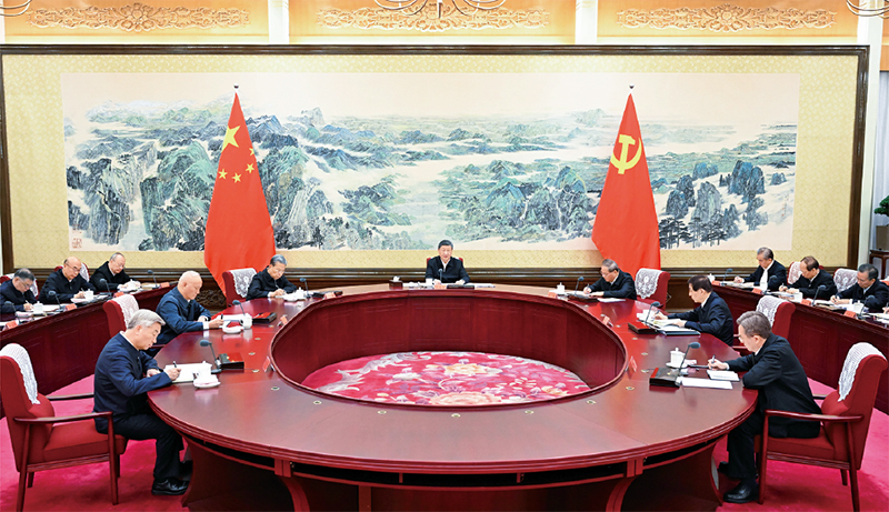 2025年12月25日至26日，中共中央政治局召开民主生涯会，中共中央总书记习近平主持会议并颁发沉要讲话。